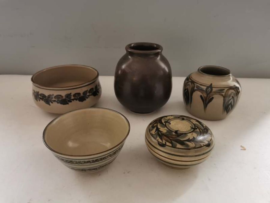 x5 pieces of studio pottery 4 by Bullers signed LW to include; 2 vases and 2 bowls and a lidded pot