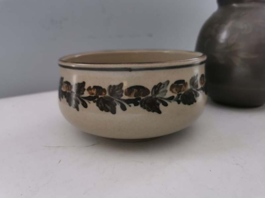 x5 pieces of studio pottery 4 by Bullers signed LW to include; 2 vases and 2 bowls and a lidded pot - Image 5 of 7