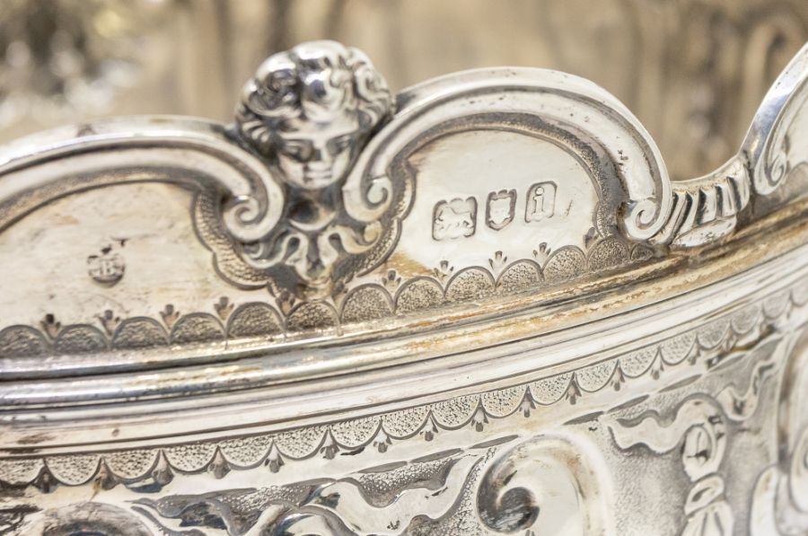 A Queen Anne style silver monteith / punch bowl, circular form with semi elliptical wavy edge cut - Image 2 of 2