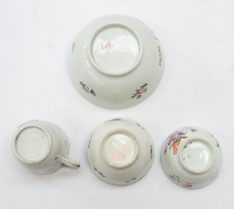 A collection of 18th/19th Century New Hall porcelain to include: two teapots nos. 30 and 541, two - Image 2 of 3