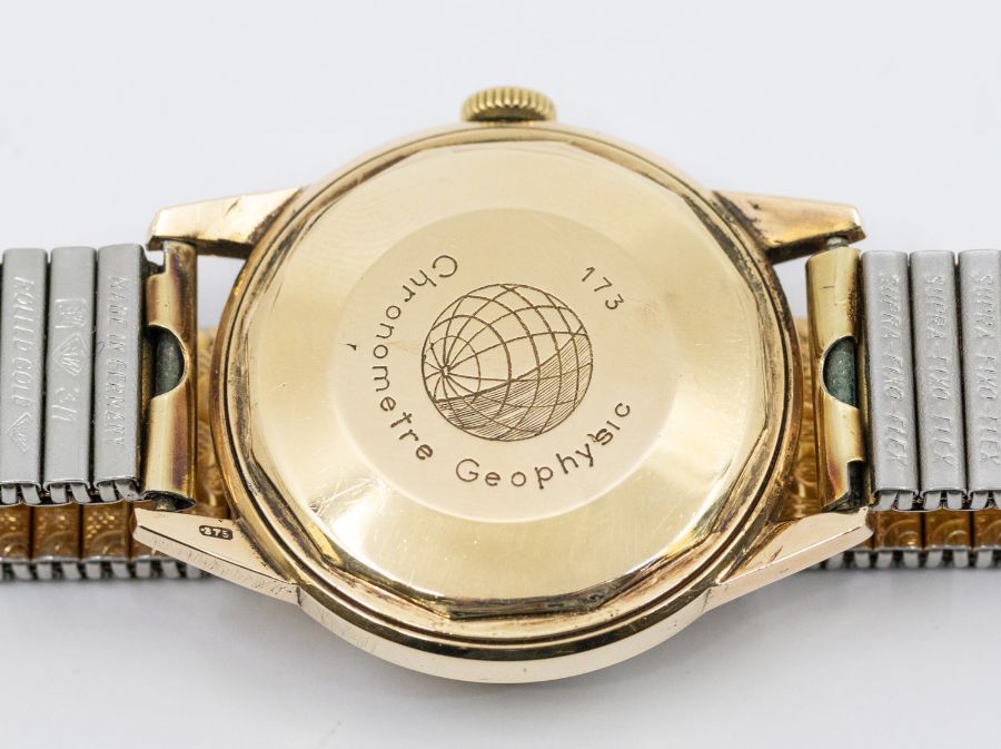 Jaeger Le Coultre- a vintage gents 9ct gold Chronometre Geophysic wristwatch, signed round cream - Image 2 of 4
