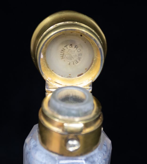 An early Victorian gilt mounted double ended scent bottle, the covers inset with coral bead - Image 3 of 3