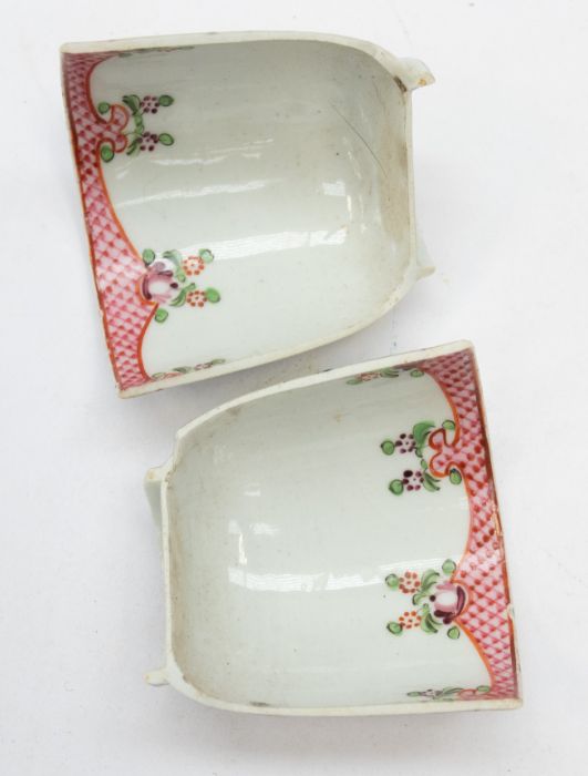 A collection of 18th/19th Century New Hall porcelain to include: two teapots nos. 30 and 541, two - Image 3 of 3