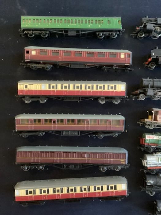 Large excellent  Hornby and German Toy train Loco tender trucks and various carriages from a Model - Image 3 of 10