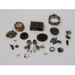 A small parcel of dress gem-set and other jewellery, including a white metal fox hunting brooch,