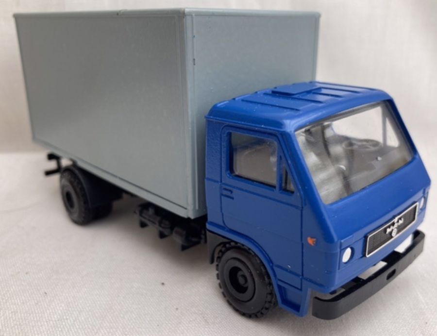 Diecast: A pair of boxed Conrad commercial vehicles, M.A.N. 8.90F and M.A.N. 16.192 F-KO. Both boxed - Image 3 of 3