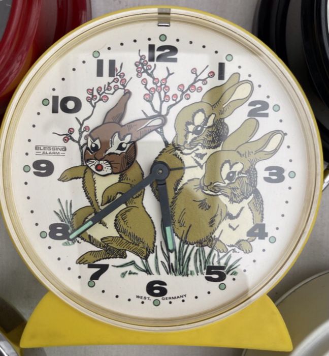 Alarm Clocks: A collection of five vintage animated alarm clocks to comprise: Diamond Shanghai - Image 4 of 7