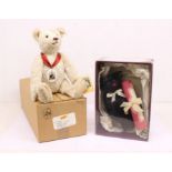 Steiff: A boxed Steiff Hamleys 1998 bear, 'Dominic', Limited Edition 104 of 1500, Reference