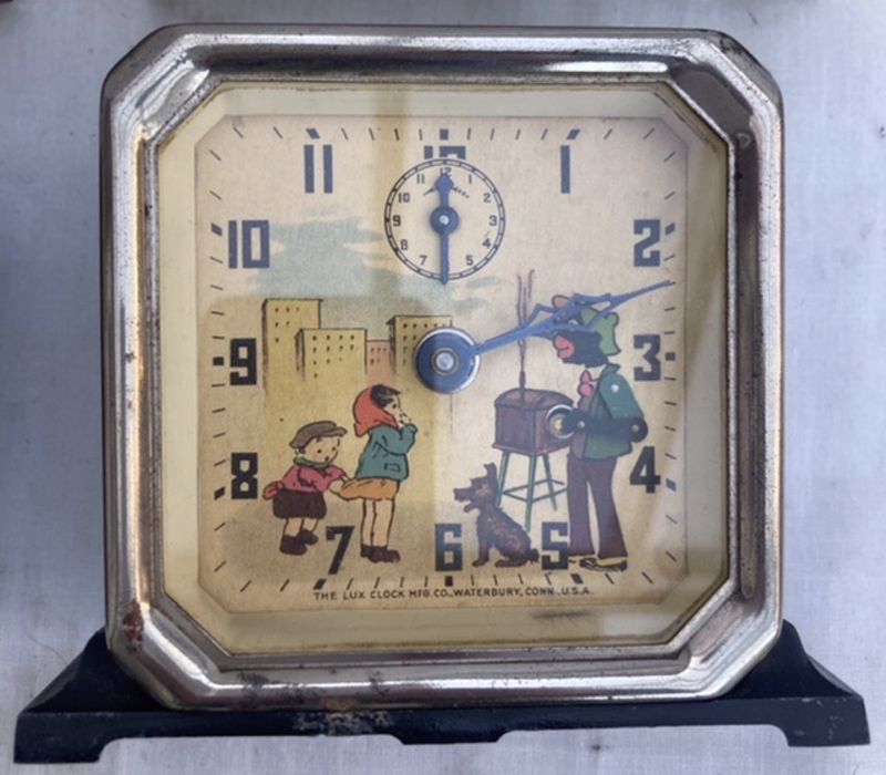 Clocks: A collection of four vintage animated alarm clocks, to comprise: Lux of USA. Includes Show - Image 5 of 6