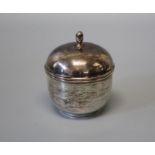 An 800 continental silver covered bowl with acorn knop finial. Gross weight approximately 206.5