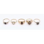 A collection of 9ct gold stone set rings to include a opal, size P, smoky quartz, size N,  a
