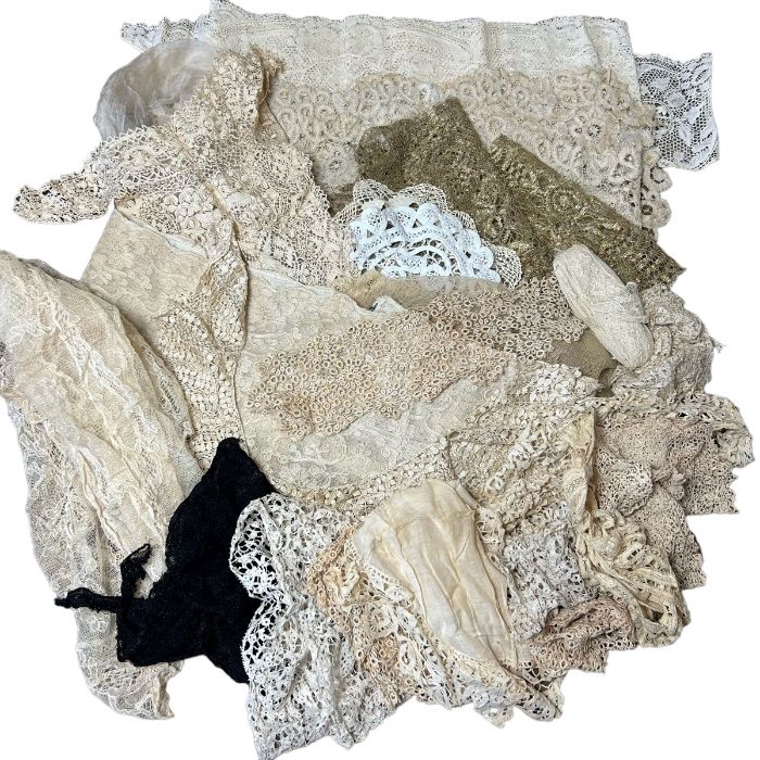 Lace shawls and pieces to include a limerick lace stole, early 20thc, a black machine lace shawl, - Image 4 of 4
