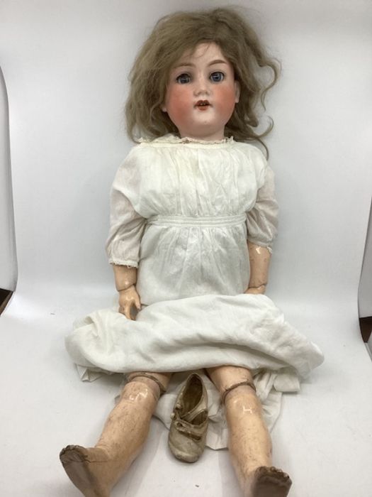 LARGE ANTIQUE GERMAN BISQUE HEAD DOLL 390 A12M with good bisque head, original light ash mohair - Image 3 of 3