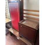 A 20th Century mahogany pedestal desk, rectangular shaped with red and gilt leather inlay writing