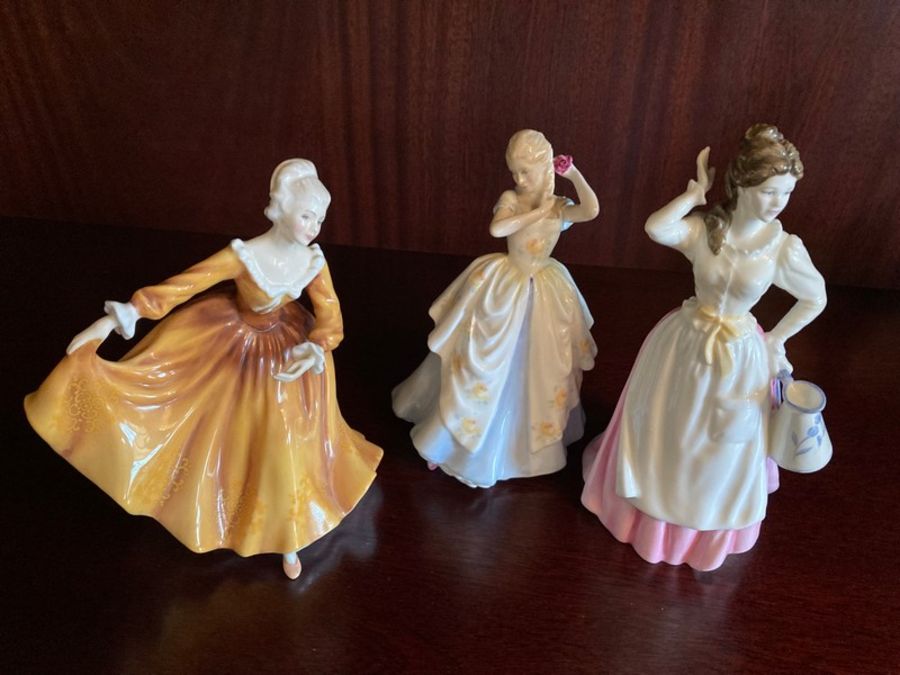 3 Royal Doulton Figurines, Laura HN2960, Kirsty HN