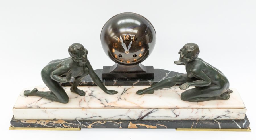 A large 1930's Art Deco mantle clock with globe face and lady detail to either side - Image 2 of 4