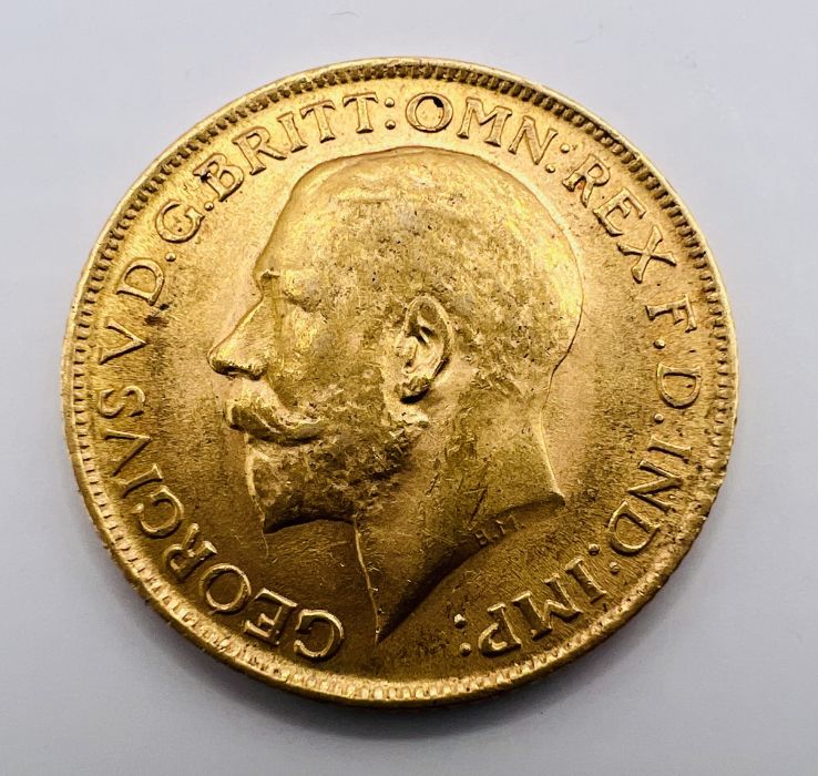 A George V gold sovereign coin, dated 1914. - Image 2 of 2