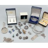 A collection of sterling silver and continental silver jewellery. To include a Les Howe sterling