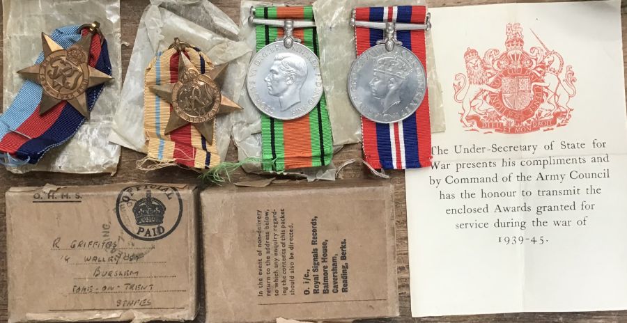 Collection of WW2 medals, coins and other items. Includes WW2 Medals of 1939-45 star, Africa star - Image 2 of 5