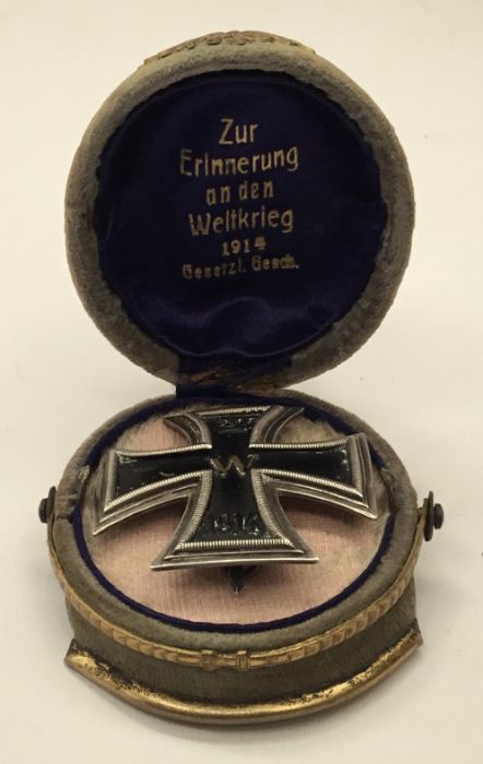 An unusual and rare WW1 German miniature Pickelhaube presentation box with an 800 silver grade - Image 8 of 12