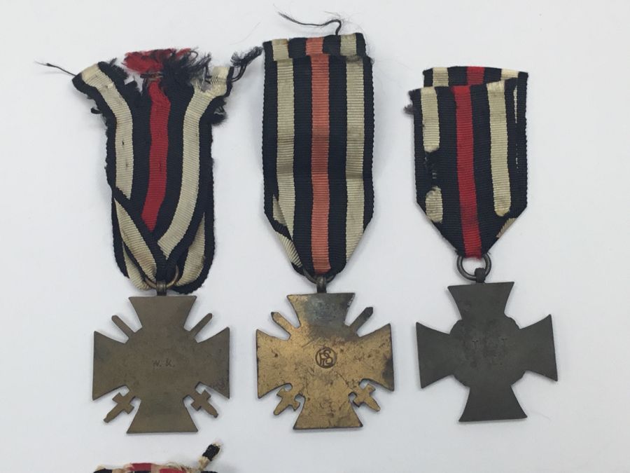 4 German WW1 Cross of Honour medals (instituted 1934), plus other items. To include: 2 bronze - Image 4 of 7