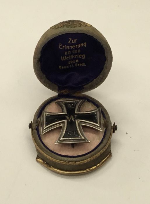 An unusual and rare WW1 German miniature Pickelhaube presentation box with an 800 silver grade - Image 7 of 12