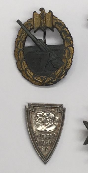 A selection of German military badges, and other items, many with faults. To include: 1.A Germany - Image 4 of 11