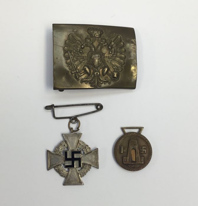 WW1 Austrian enlisted man’s brass belt buckle. With retainer loops and prongs to reverse. Plus a WW2