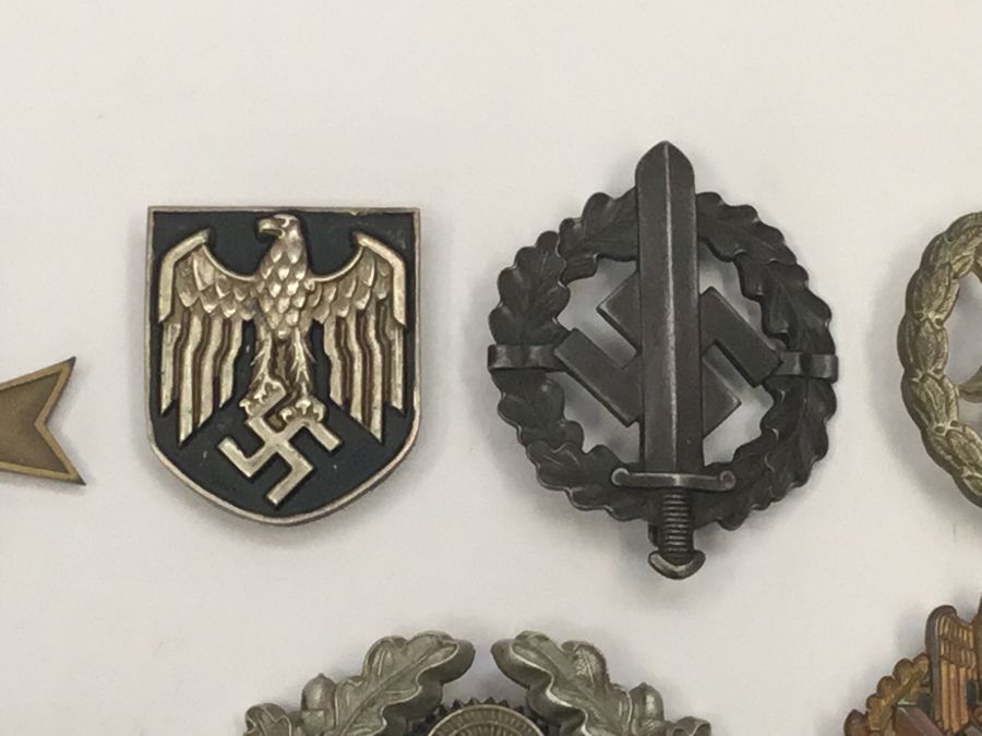 A selection of WW1 and WW2 German medals, badges and insignia. To include: a WW2 war merit cross - Image 3 of 15