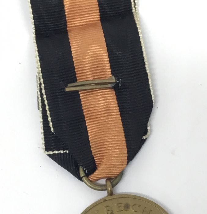 2 WW2 era German medals. To include: a Sudentenland Medal with Prague Castle Bar, plus a Memel - Image 4 of 4