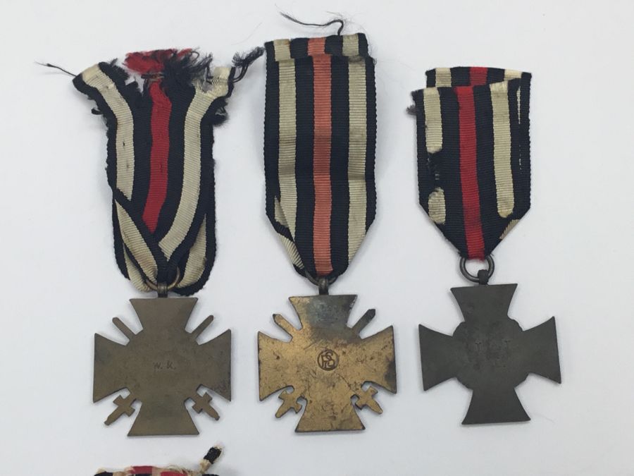 4 German WW1 Cross of Honour medals (instituted 1934), plus other items. To include: 2 bronze - Image 7 of 7