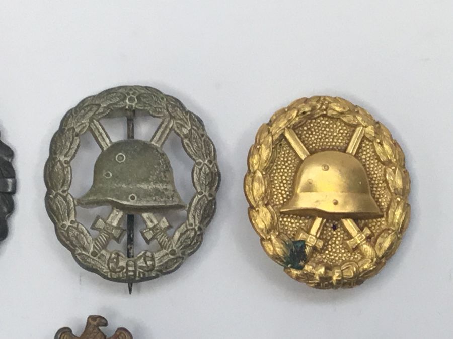 A selection of WW1 and WW2 German medals, badges and insignia. To include: a WW2 war merit cross - Image 2 of 15