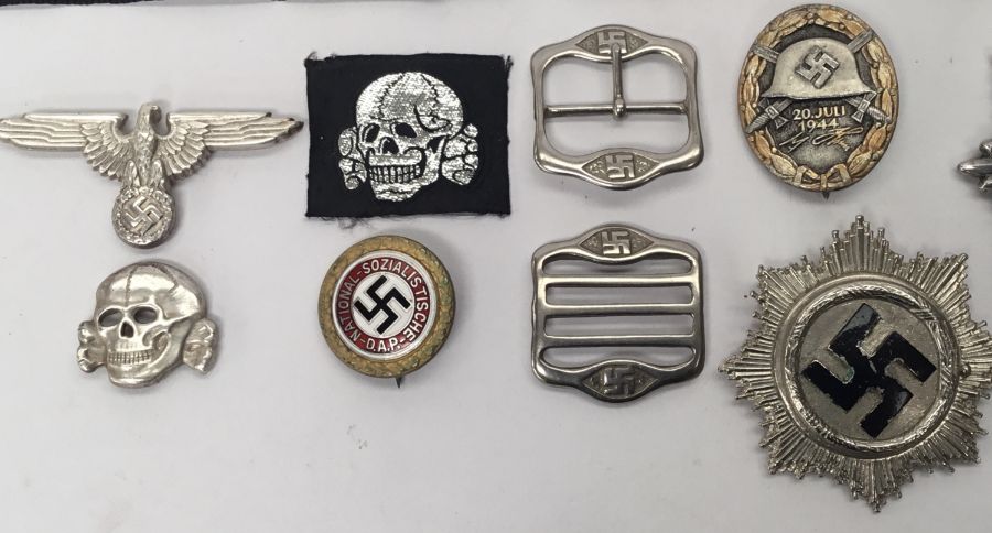 A selection of reproduction WW1/WW2 German awards and insignia. Of varying manufacturing quality, - Image 5 of 11