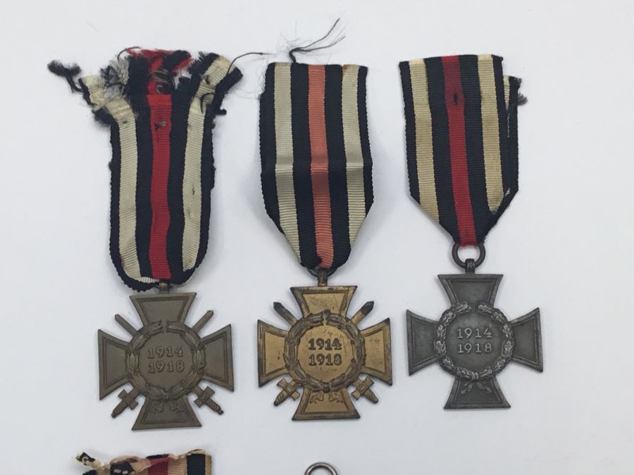 4 German WW1 Cross of Honour medals (instituted 1934), plus other items. To include: 2 bronze - Image 2 of 7