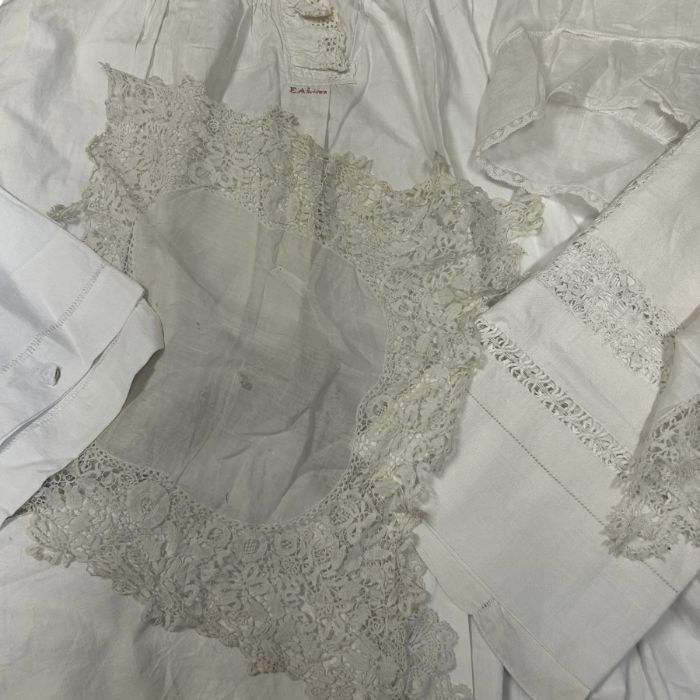 Antique whites to include a 19th century nightgown with hand cutwork design, a linen nightie case - Image 2 of 2
