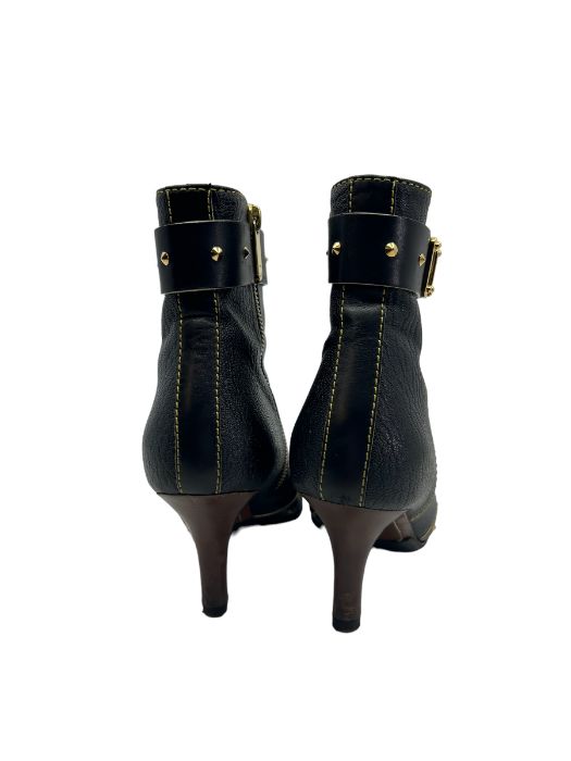 ***no reserve, December sale***** A pair of Louis Vuitton ankles boots in black leather with gold - Image 4 of 4