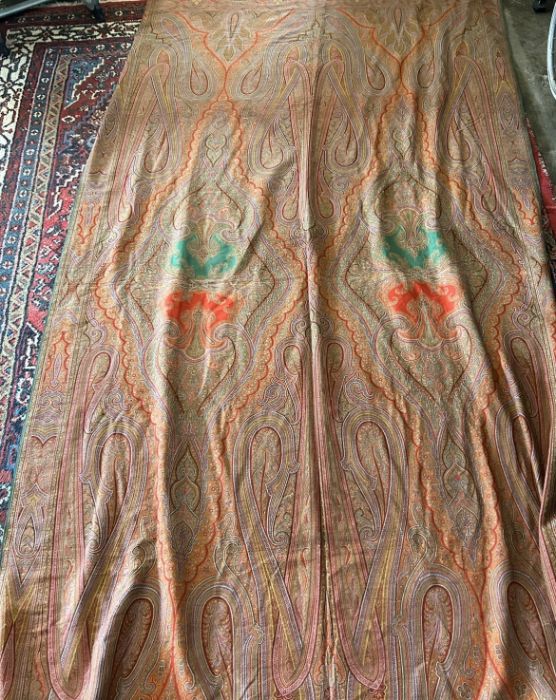 A large 19th century, mid Victorian Kashmir style paisely shawl in red, gold and green yarn with - Image 2 of 2