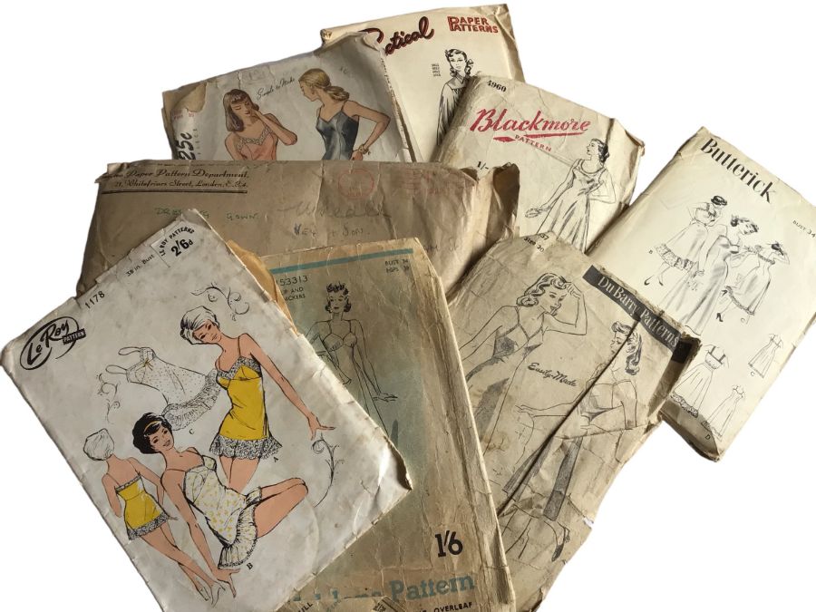 A collection of mainly 1940s sewing patterns to include 13 lingerie and 17 outerwear including 2 - Image 3 of 4