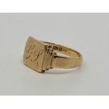 A 9ct. gold signet ring, engraved initials "G.S", size UK Q. (4.4g)