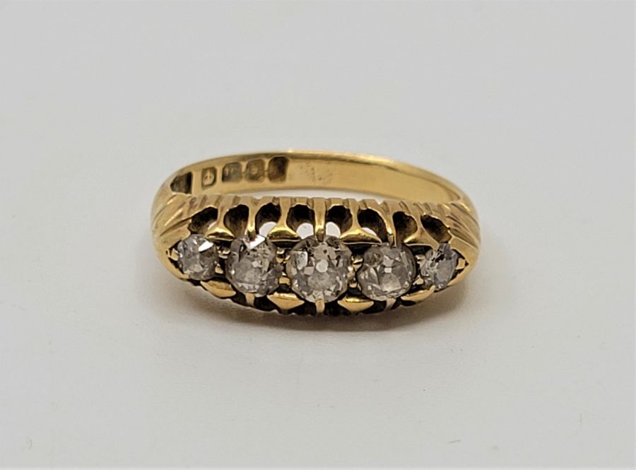 A Edwardian 18ct. yellow gold five stone diamond ring, London 1904, set five graduated old-cut - Image 2 of 3