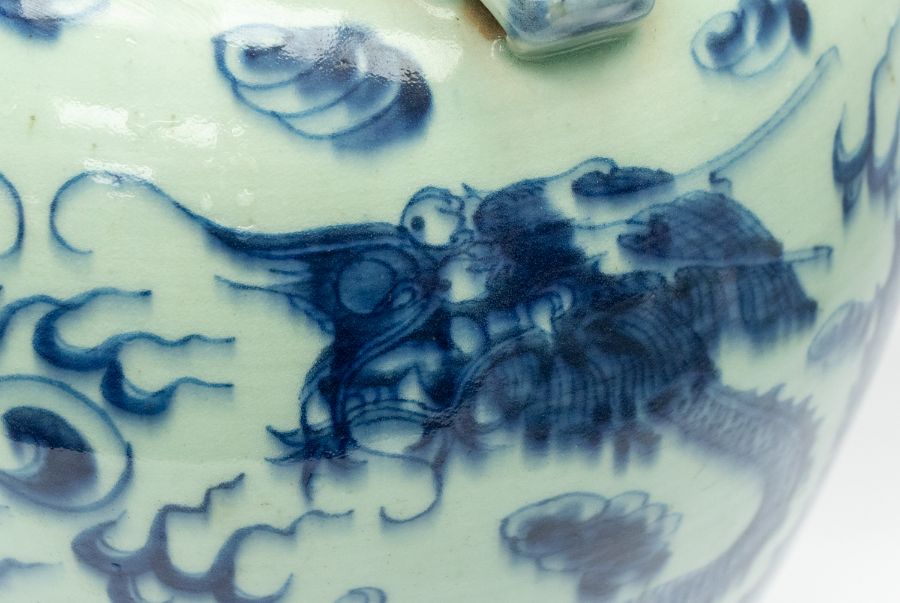 An 18th Century Chinese blue and white large baluster jar and cover, painted with two sky dragons - Image 3 of 8