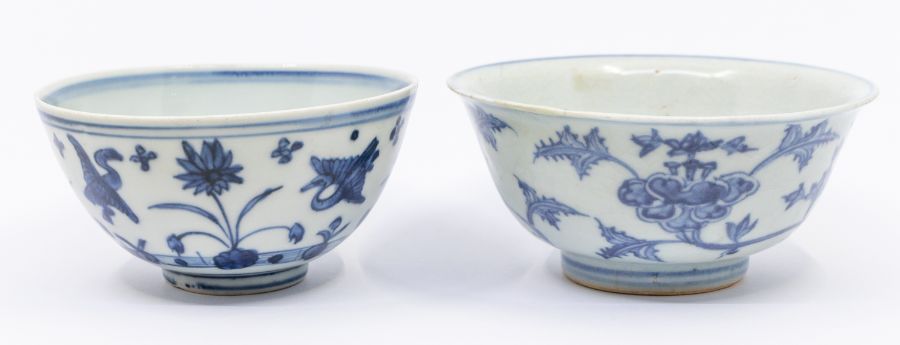 A Chinese Ming Dynasty blue and white porcelain flying birds bowl, decorated with aquatic flowers