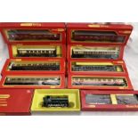 Hornby: A collection of assorted Hornby to include: R51S GWR Locomotive, R251 Locomotive with