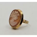 An 18ct. gold cameo ring, size UK N 1/2 (gross weight 4.3g)