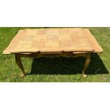 An early 20th cent Continental extending dining table