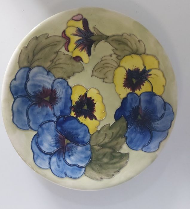 A Walter Moorcroft Pansy revival pattern, Plate C1973. signed WM in green, for the American market - Image 2 of 3