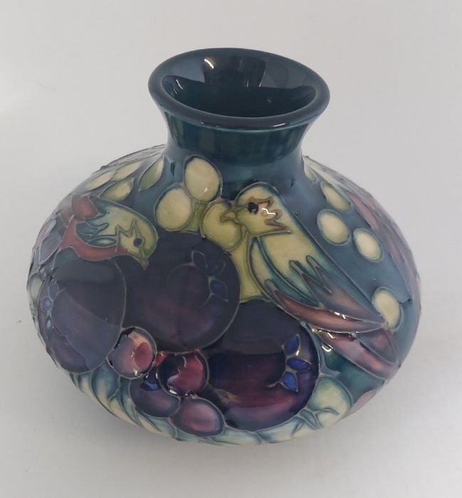 A Sally Tuffin design museum piece titled Finches vase, made by Moorcroft  C1993. Decorated with - Image 3 of 6