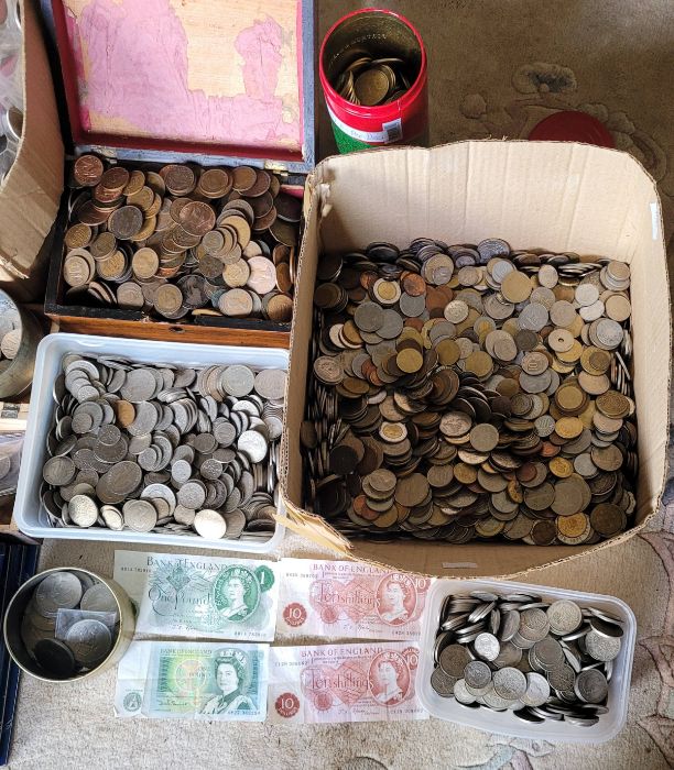 Large collection of mixed coins , and 4 bank notes , to include a large amounts of copper coins - Image 3 of 3