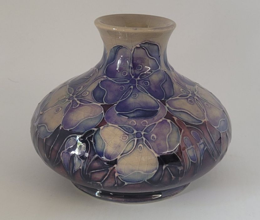 A boxed limited edition Moorcroft vase, decorated in the Tudor Rose pattern , , 10.5 cm high  . - Image 3 of 5