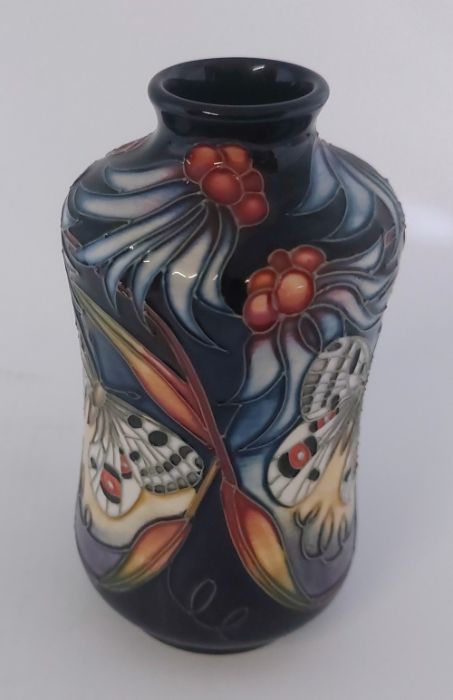 An Apollo vase in the " Butterflies " pattern it is decorated with 3 butterflies along with - Image 3 of 5